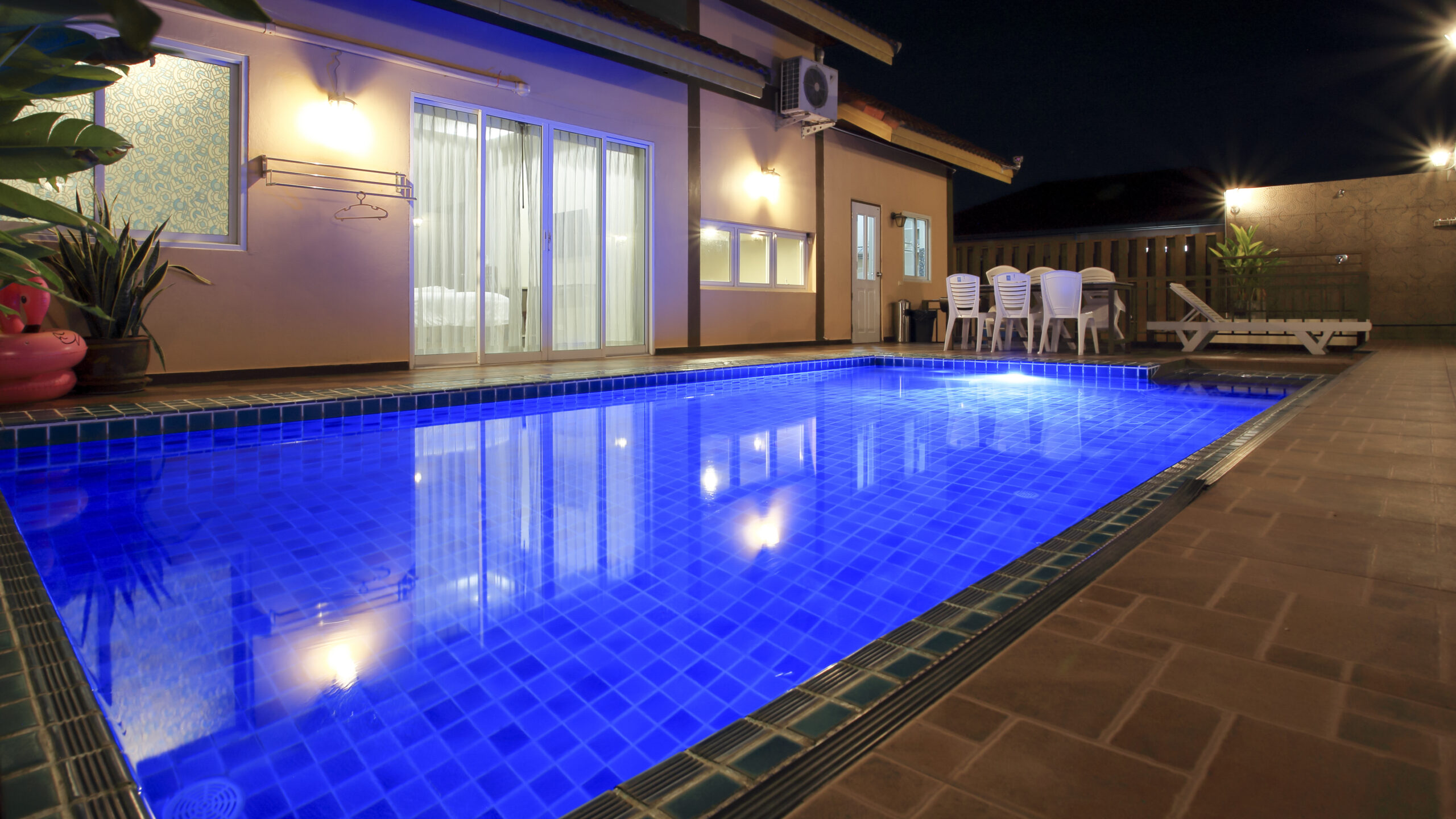 2nd floor swimming pool and patio